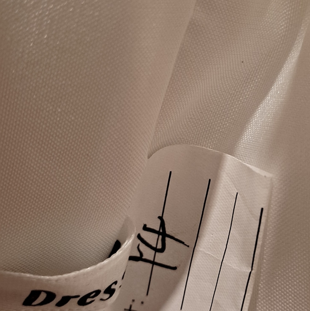 Wedding dress - Picture 3 of 8